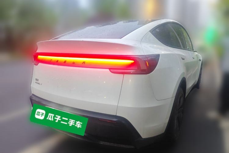 Used Tesla Model Y 2025 Rear-Wheel-Drive Version Rear Right 45 Deg