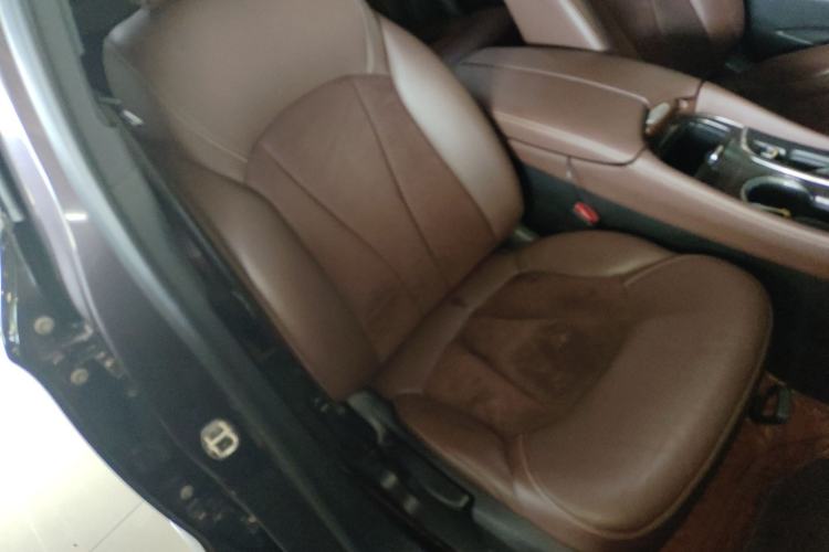 Used Buick Envision 2017 28T Four-Wheel Drive Elite Model Right Front Seat