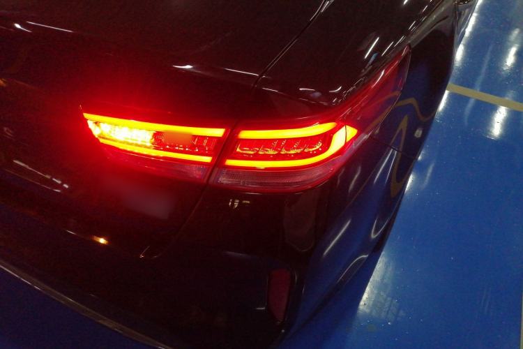 Used Kia K5 New Energy 2018 2.0L ZhiZun Edition Right Rear Taillight