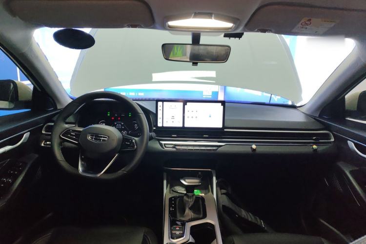 Used Geely Auto Emgrand 2023 4th Generation Champion Edition 1.5L CVT Luxury Model Center Console