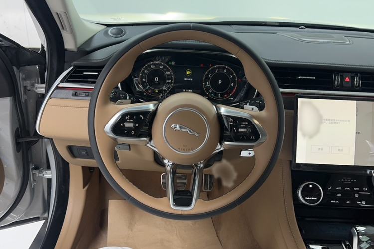 Used Jaguar XFL 2025 Model—2.0T P250, Two-Wheel Drive, Premium Luxury Edition
