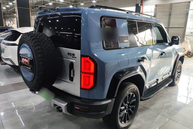 Used Formula Leopard Leopard 5 2023 Navigator Edition
