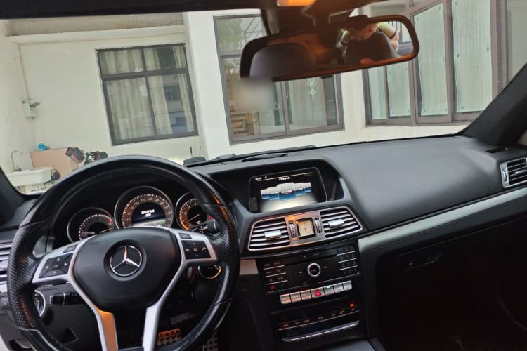 Used Mercedes-Benz E-Class 2016 E 200 Coupe Dynamic Edition Center Console