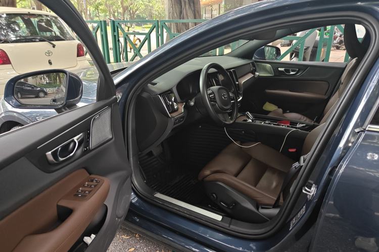 Used Volvo S60 2022 B4 Zhiyuan Luxury Edition Driver Seat