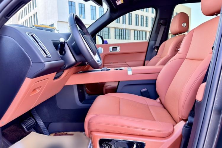 Used Li Auto L8 2024 Ultra Model Interior 2