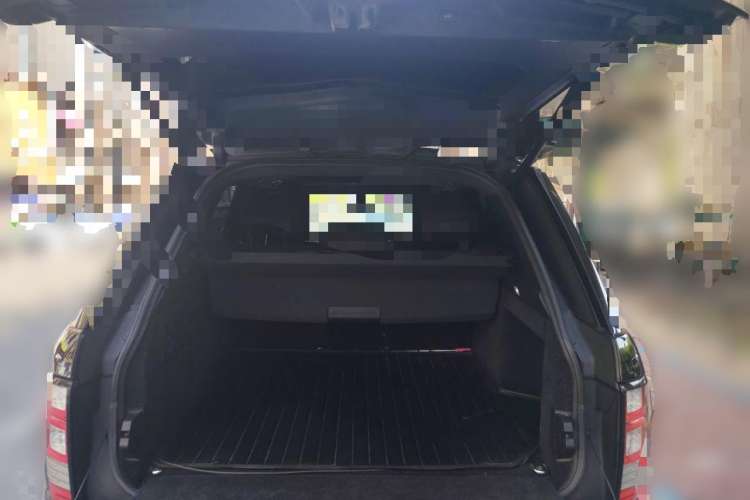 Used Land Rover Range 2015 3.0 SC V6 Vogue Trunk