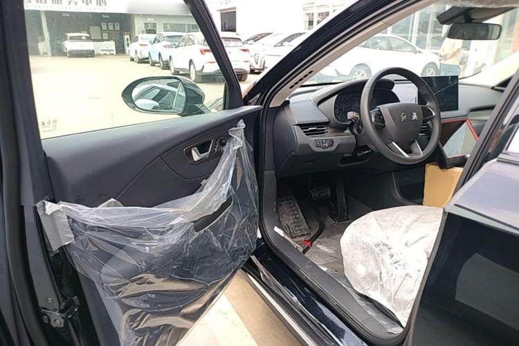 Used Hongqi E-QM5 2022 431 km Charge & Enjoy Edition