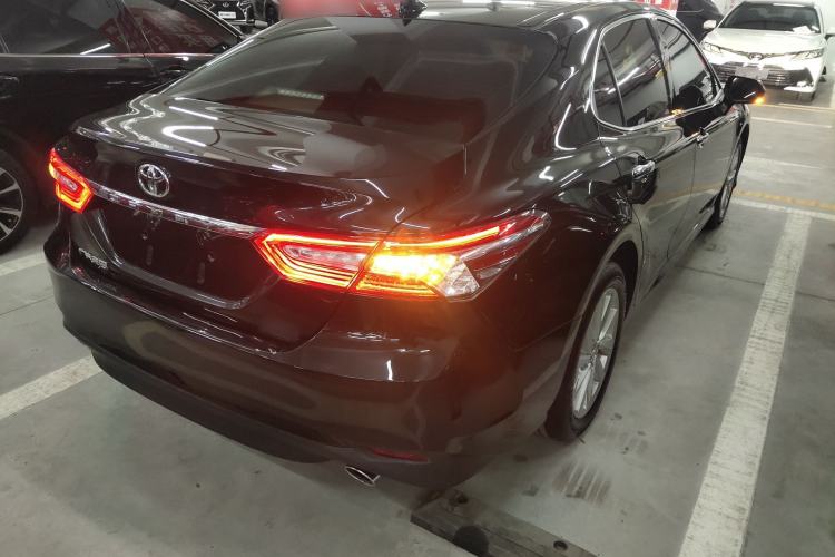 Used Toyota Camry 2021 2.0G Luxury Edition
