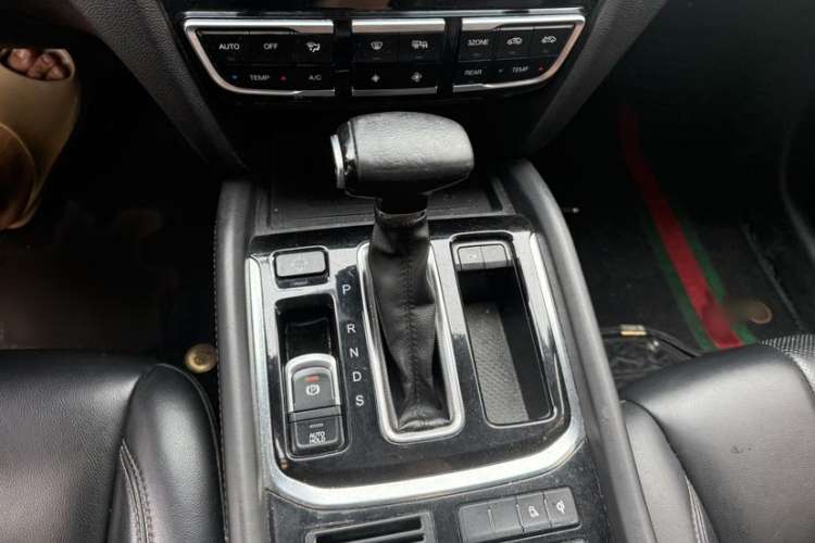 Used GAC Trumpchi GS8 2017 320T Two-Wheel Drive Luxury Smart Connectivity Version (7 Seats) Interior 4