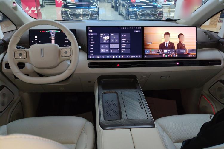 Used Wey Gaoshan 2025 Four-Wheel Drive Alpine 8 Center Console