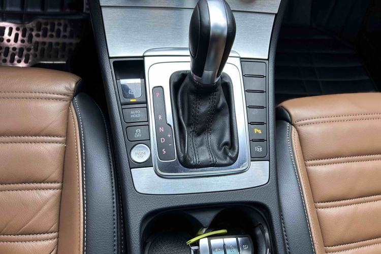 Used Volkswagen FAW-Volkswagen CC 2013 1.8TSI Luxury Model Interior 13