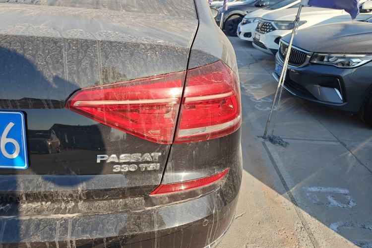 Used Volkswagen Passat 2017 330TSI DSG Luxury Edition
