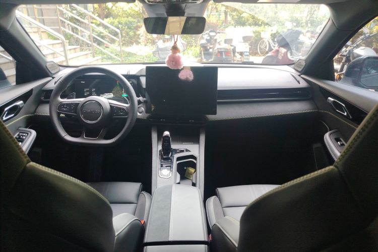 Used Lynk & Co 03 2026 Model 1.5TD DCT Halo Center Console