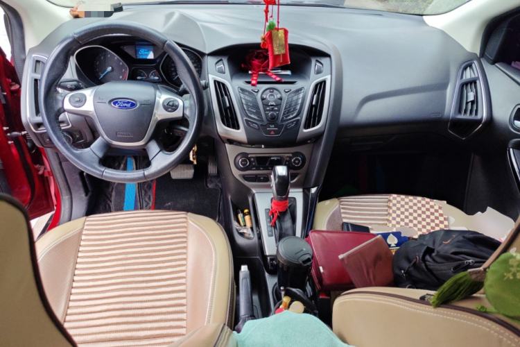 Used Ford Focus 2012 Hatchback 1.6L Automatic Fashion Edition
