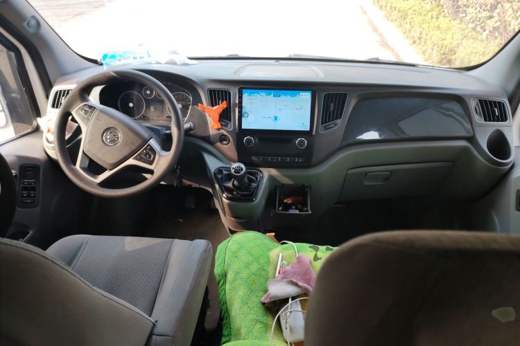 Used Foton Toano 2023 2.0T Manual Urban Version Short Wheelbase Low Roof with Single Rear Tire Available in 5/6/9-Seater Configurations
