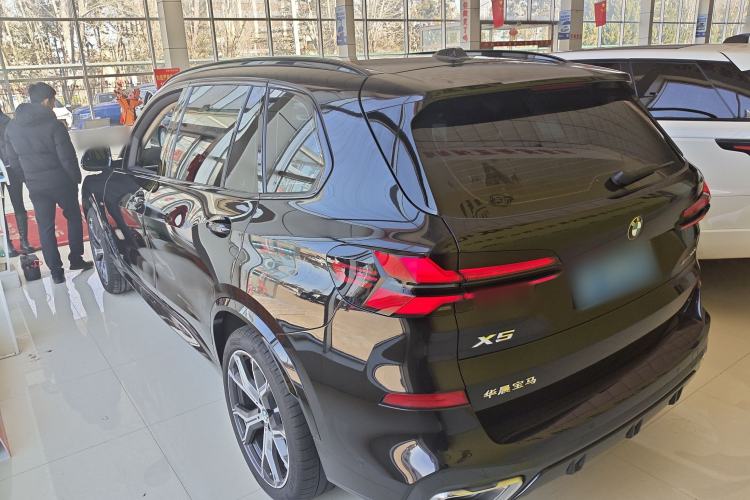 Used BMW X5 2023 xDrive 30Li Luxury M Sport Night Edition Package
