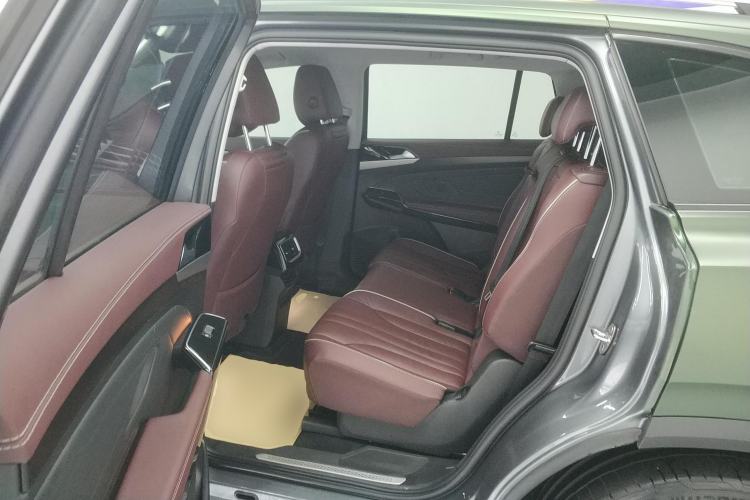 Used Volkswagen ID.6 X 2022 Smart Enjoyment Long-Range Edition Left Rear Seat