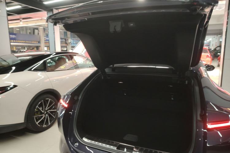 Used Avatr 12 2026 Ultra Pure-Electric All-Wheel-Drive Version Trunk