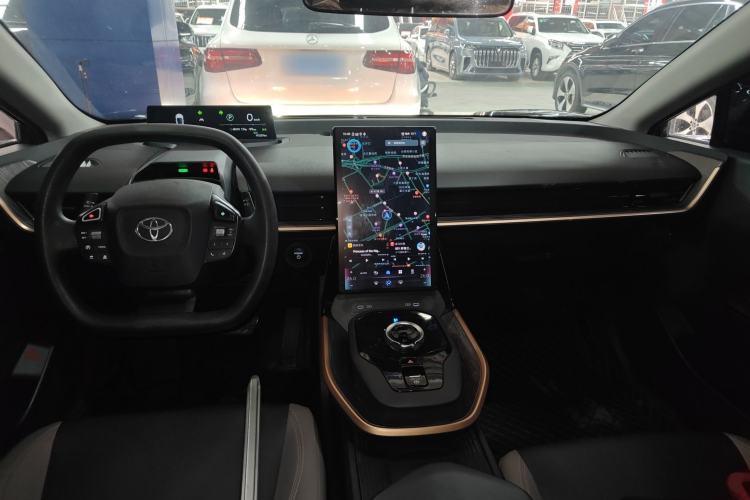 Used Toyota bZ3 2023 517 km Elite PRO Center Console