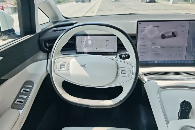 Used XPeng X9 2024 702 Ultra-Long Range Pro
