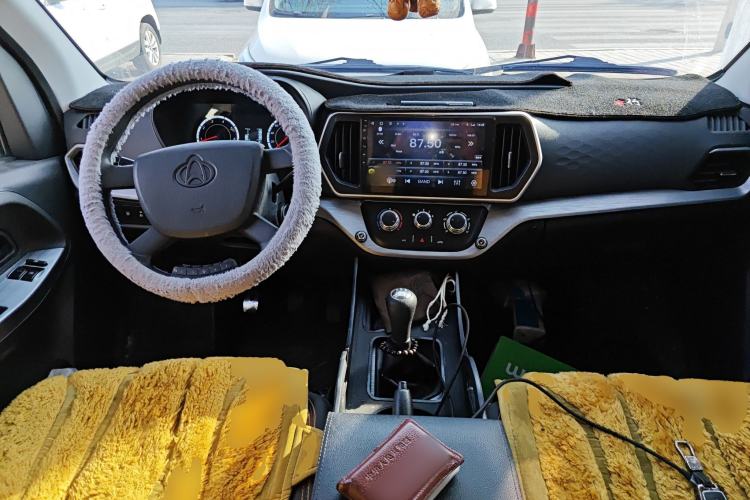 Used CHANGAN KAICHENG Ruixing M60 2023 1.5L GDI Comfort-Class Passenger Vehicle 6/7 Seats Center Console