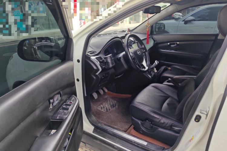 Used BYD S6 2014 2.0L Manual Luxury 5-Seater