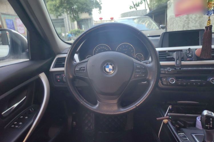 Used BMW 3 Series 2015 320Li Fashion Model
