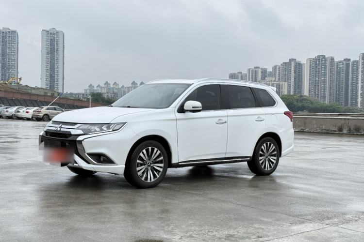 Used Mitsubishi Outlander 2020 2.4L 4x4 Zhi Xiang Edition 7-Seater