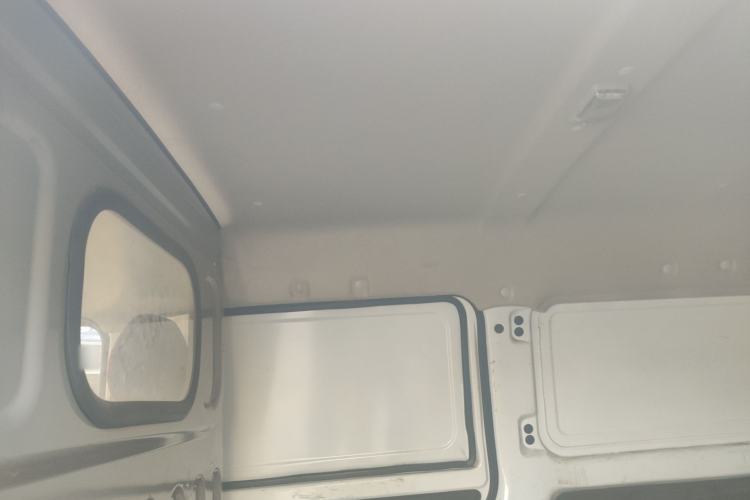 Used Jinbei Hiace X30 2024 1.5L Wealthy Van Model 2/5 Seats