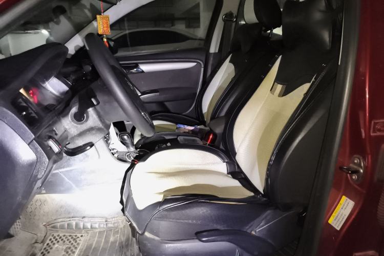 Used Volkswagen Gran Lavida 2013 1.6L Automatic Fashion Model
