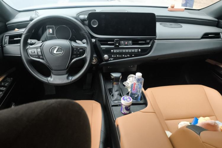 Used Lexus ES 2023 200 Excellence Edition
