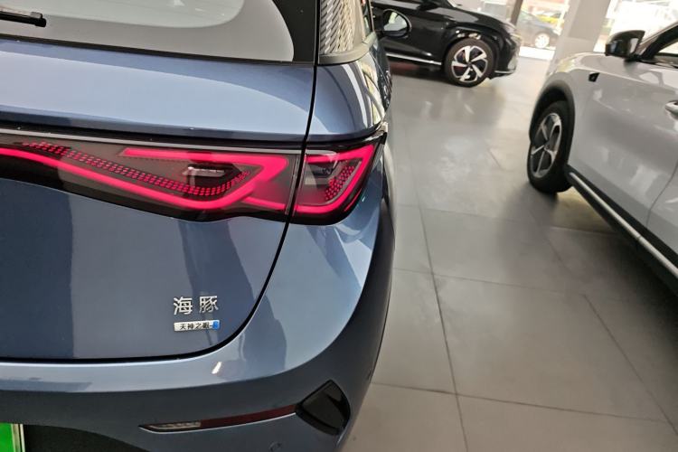 Used BYD Dolphin 2025 Intelligent Driving Version 410 km Fashion Edition
