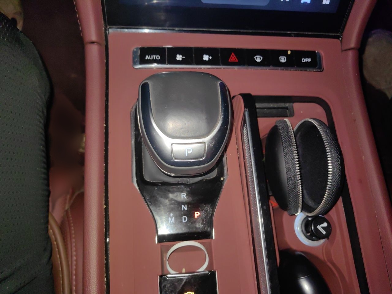 Hongqi H5 2023 1.5T DCT Smart Connect Flagship Edition - Chinese Trim Yun — снимка 13