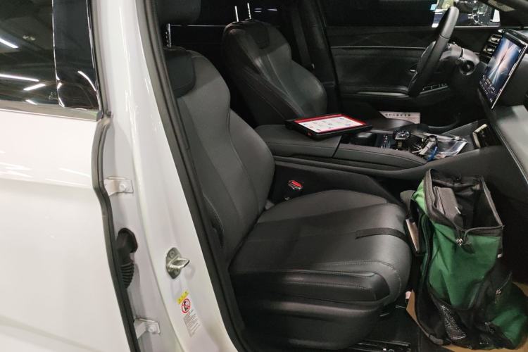 Used BYD Qin L 2025 DM-i Smart Drive 120KM Leading Model
