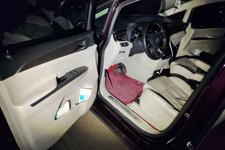 Used Buick GL8 2017 28T Avenir Avia National Emission Standard V
