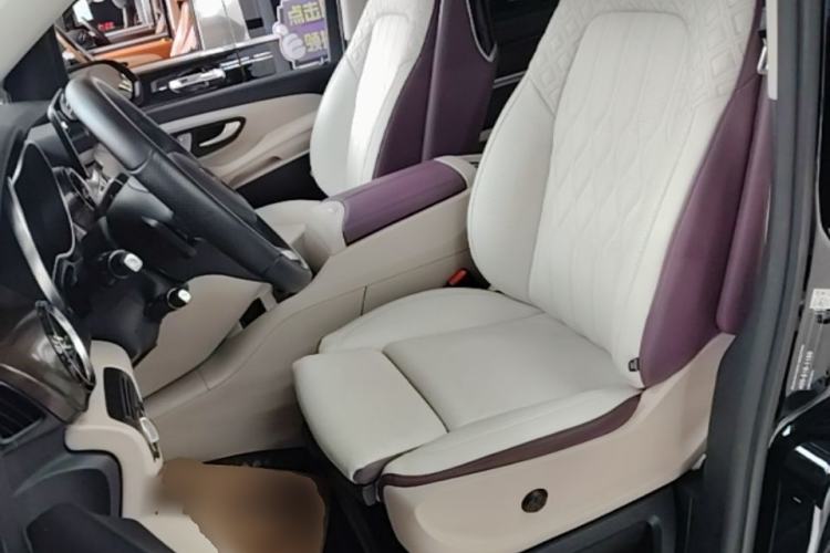 Used Mercedes-Benz V-Class 2022 V 260 Avantgarde Edition
