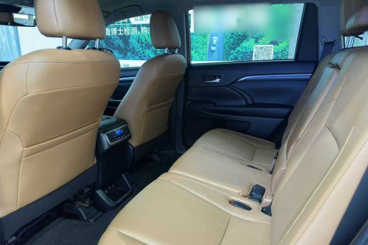 Used Toyota Highlander 2018 2.0T Four-Wheel Drive Knight Edition 7 Seats China VI Standard Interior 5