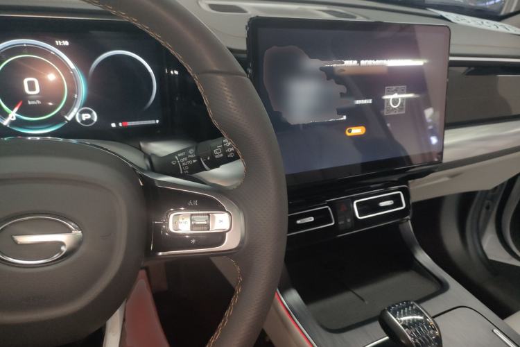 Used GAC Trumpchi GS8 2022 Flagship Series 2.0 TGDI Four-Wheel Drive Luxury Smart Connectivity Version (7 Seats) Center Console