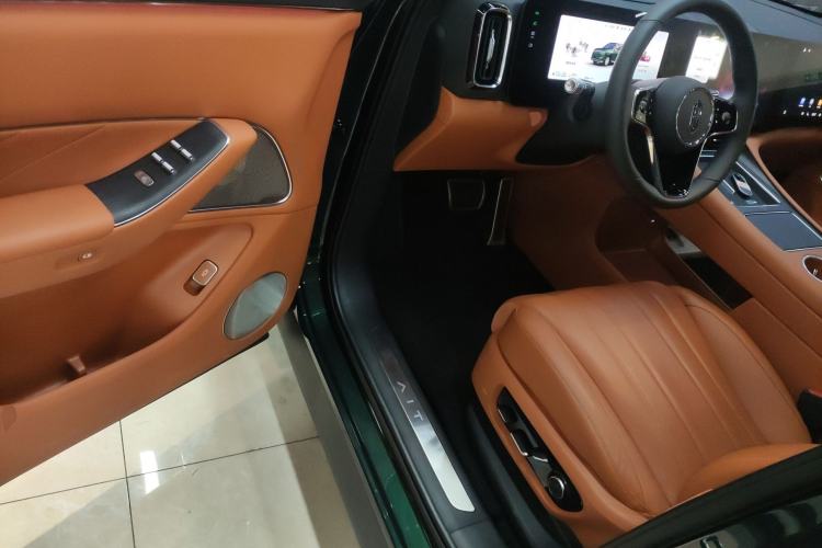 Used Hima AITO M8 2025 Extended-Range Ultra Version 53.4 kWh 6-Seater Edition Driver Seat