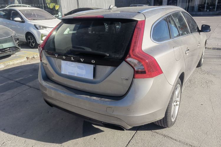 Used Volvo V60 2014 Restyled T5 Zhiya Edition
