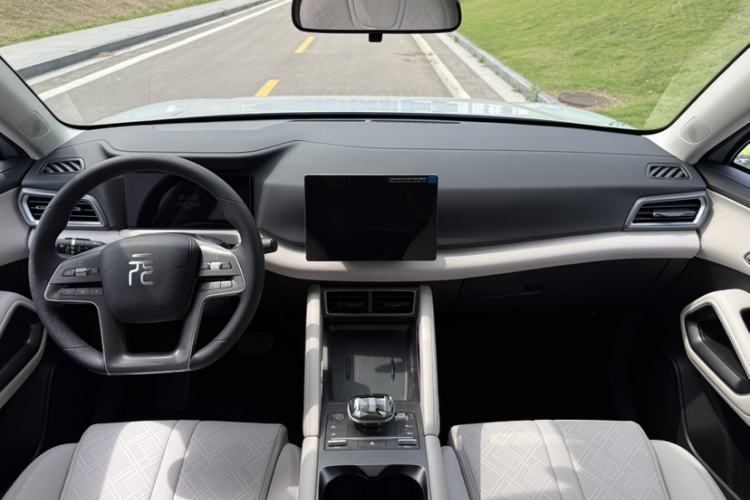 Used BYD Yuan UP 2024 401 km Active Version Interior 3