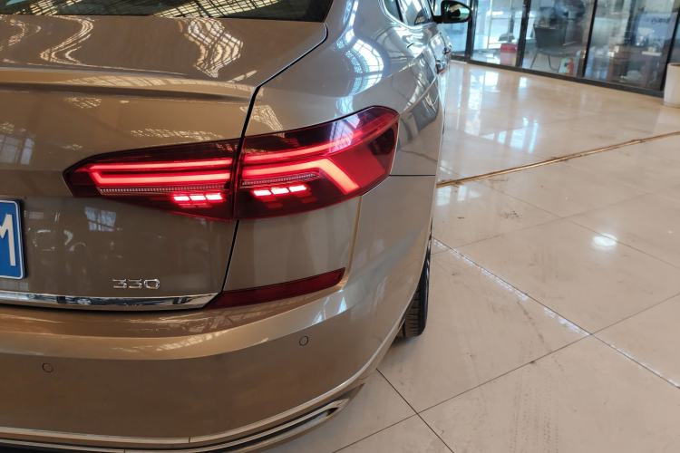 Used Volkswagen Passat 2019 330TSI Luxury Edition China VI Standard
