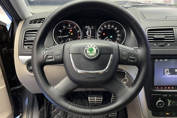 Used Skoda Yeti 2013 1.8T DSG Prestige Edition Interior 2