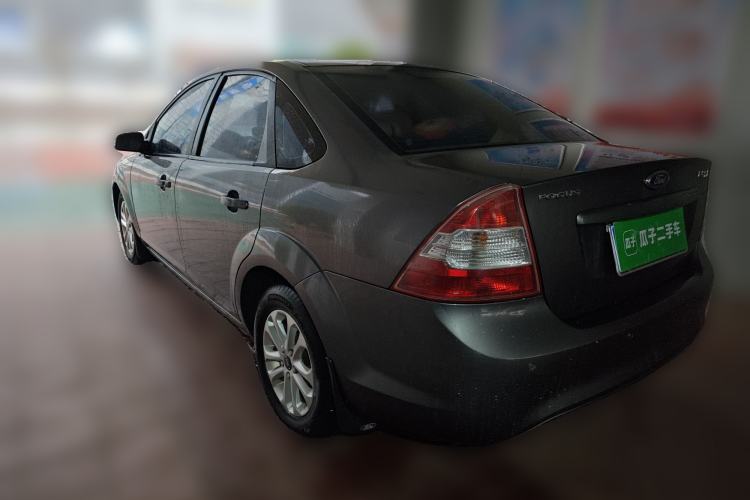 Used Ford Focus 2013 Sedan Classic 1.8L Manual Base Model