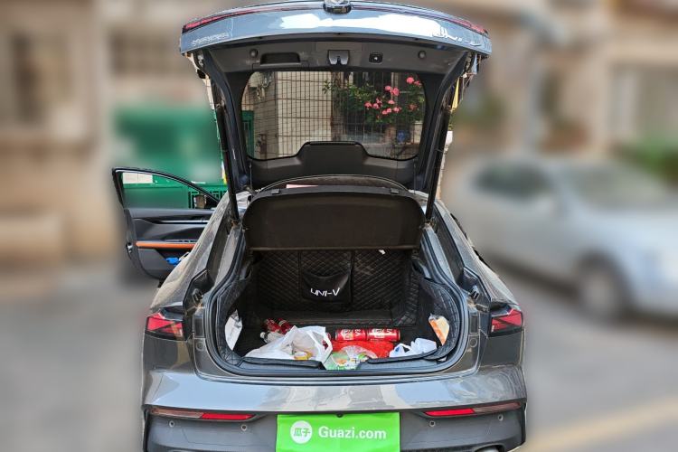 Used CHANGAN UNI-V 2023 1.5T Prestige Model Trunk