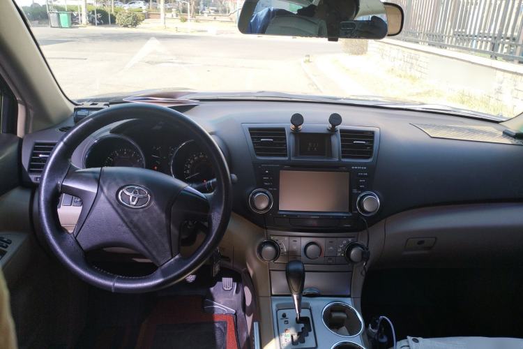 Used Toyota Highlander 2009 3.5L 4x4 7-Seater Elite Edition Center Console