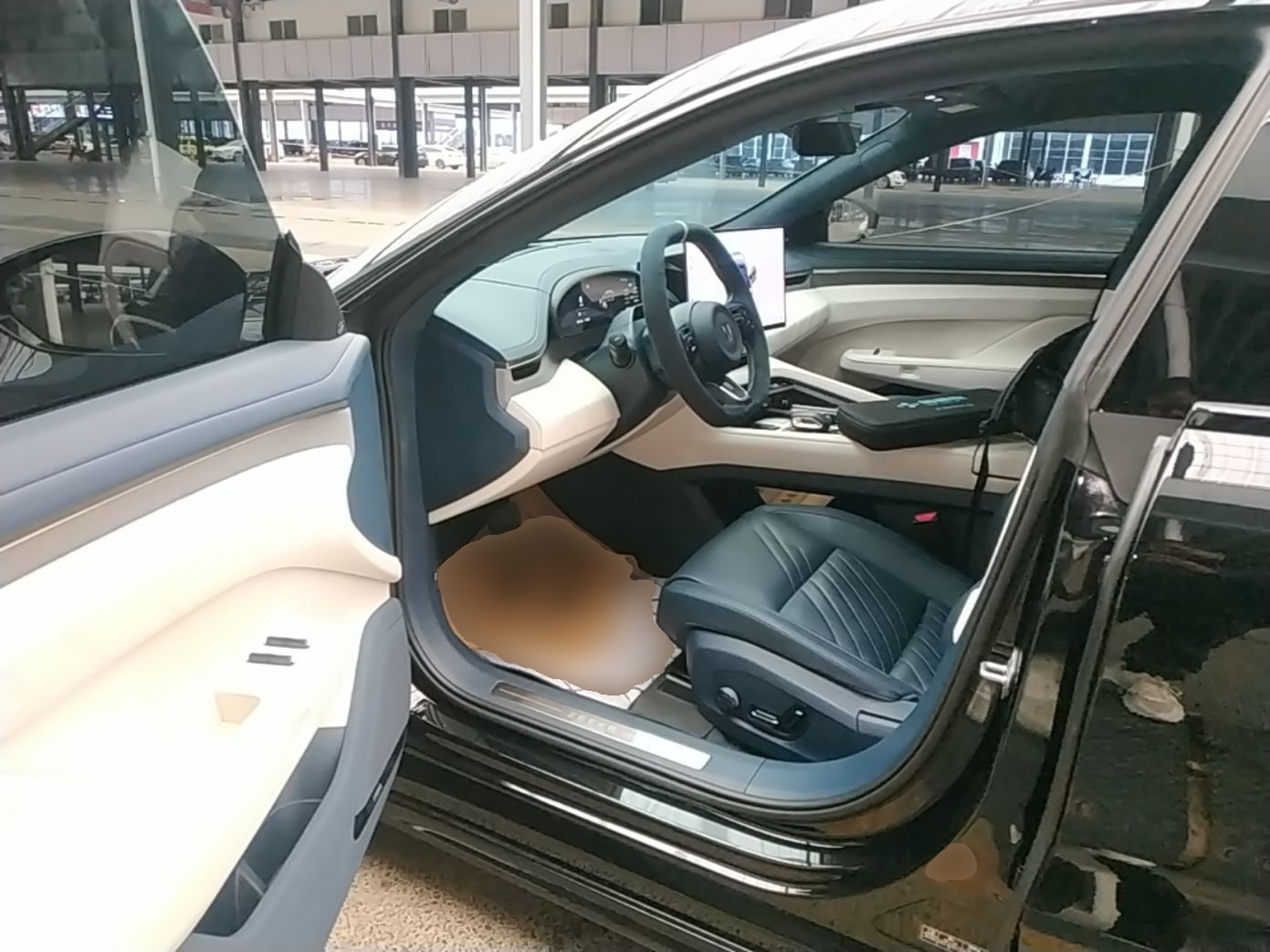 Zeekr 001 2024 YOU Edition 100 kWh All-Wheel Drive — снимка 18