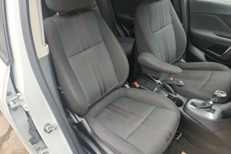 Used Buick Encore 2015 1.4T Automatic Two-Wheel Drive Urban Elite Version
