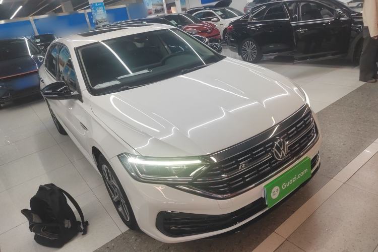 Used Volkswagen Sagitar 2023 300TSI DSG Excellence Edition Front Right 45 Deg