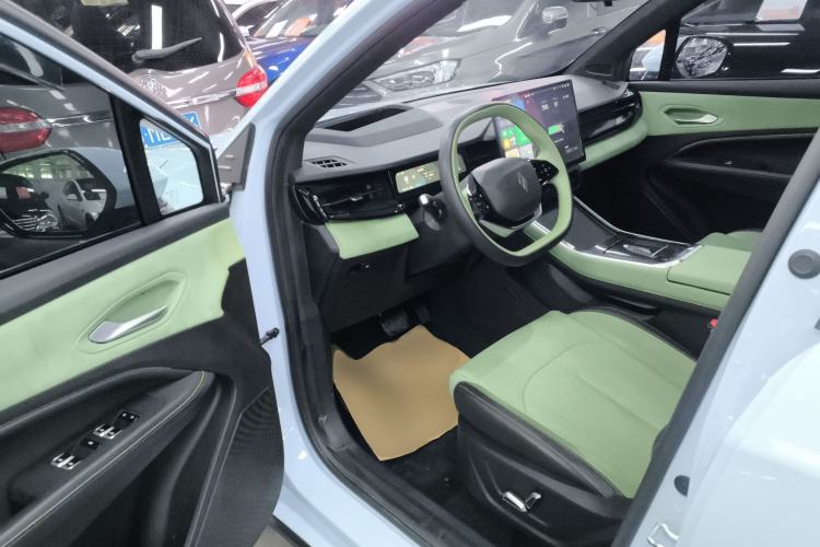 Used Livan Livan 7 2023 605km Hunter Light